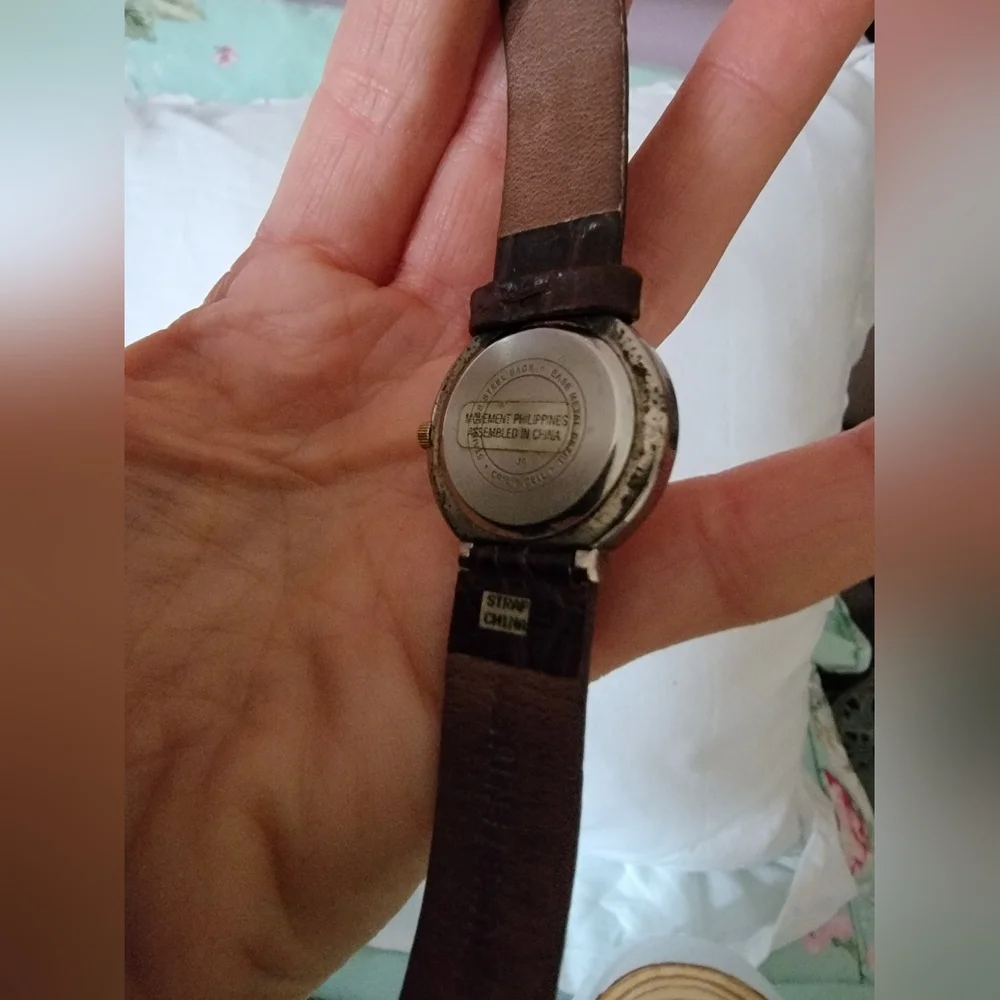 Timex Vintage Leather Silver Tone Watch - Picture 8 of 16